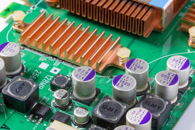 【25年秋・26年春卒業　 電気電子専攻・経験者 タイ語ネイティブ】電気電子の知識で大手企業の技術を支える！残業少なく休日も確保：神奈川本社勤務　外国人留学生採用