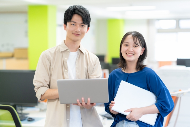 社内SE・ITサポート経験者【社内アカウント管理】大手金融グループIT部門／年収400～800万円／東京勤務